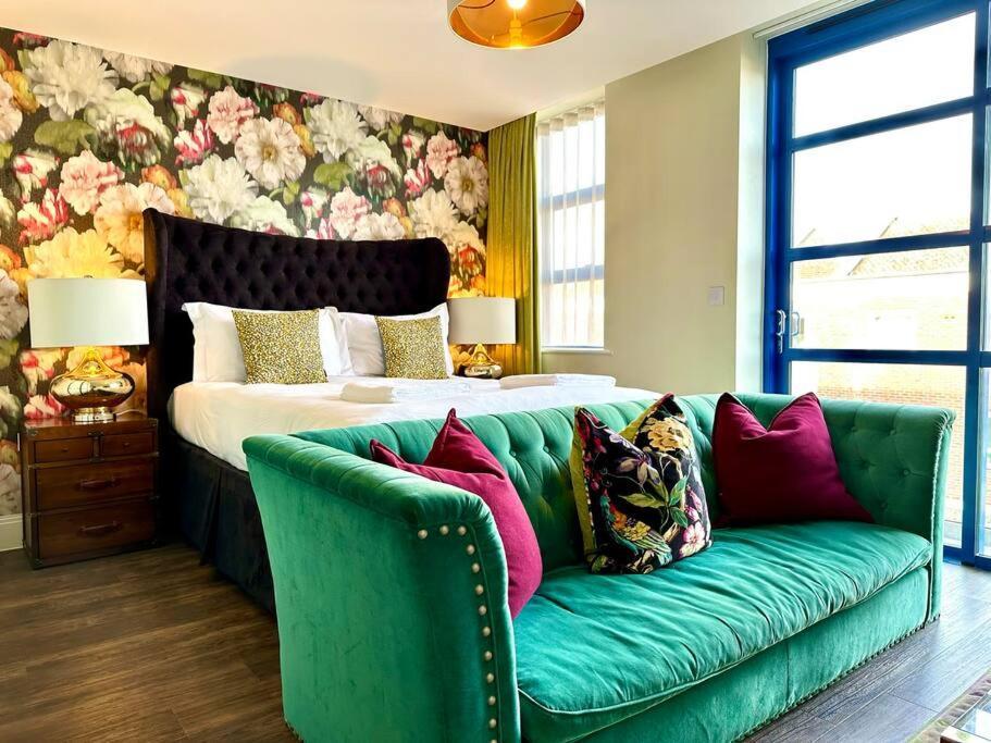 Chic Modern Apartment Suite - Free Parking & Wifi! - 1 Minute Walk To Poole Quay - Great Location - Free Parking - Fast Wifi - Smart Tv - Newly Decorated - Sleeps Up To 2! Close To Poole & Bournemouth & Sandbanks Zewnętrze zdjęcie